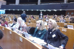 4. mart 2015. Članice Odbora za evropske integracije i Odbora za ljudska i manjinska prava i ravnopravnost polova na parlamentarnom seminaru 